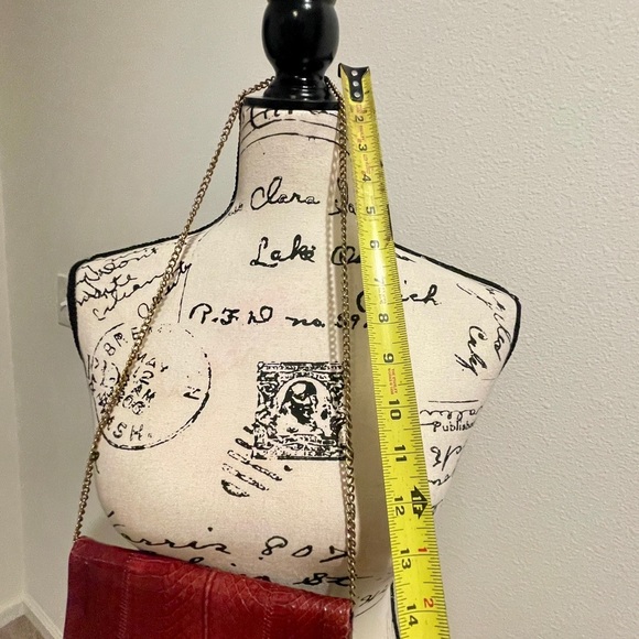 VTG 70’s Genuine Snakeskin Clutch Shoulder Bag Red Gold chain strap Flap Rare - Picture 10 of 16